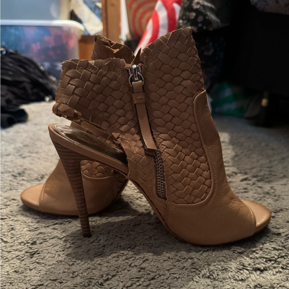 Coach Heels - Picture 5 of 7